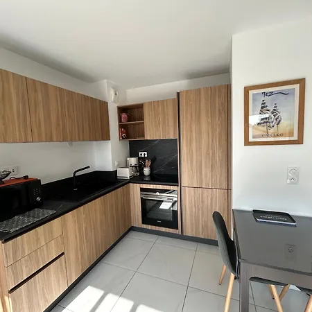 Moderne 40m², Climatisation, Parking, Proche - Fr-1-837-24 Lejlighed *