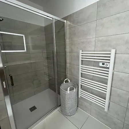 Moderne 40m², Climatisation, Parking, Proche - Fr-1-837-24 *